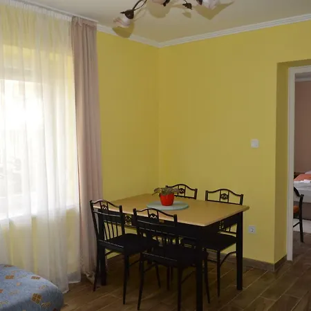 Appartement Varga *